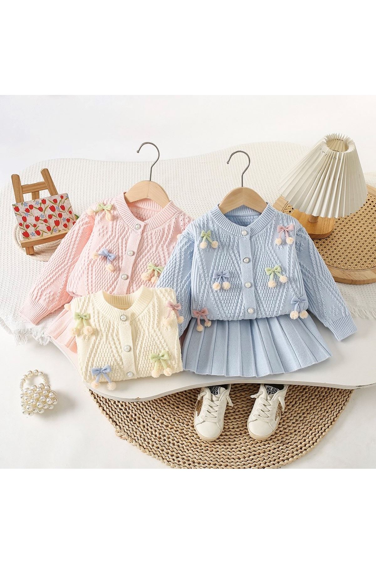 طفل بنت شتوية تنورة و قميص 