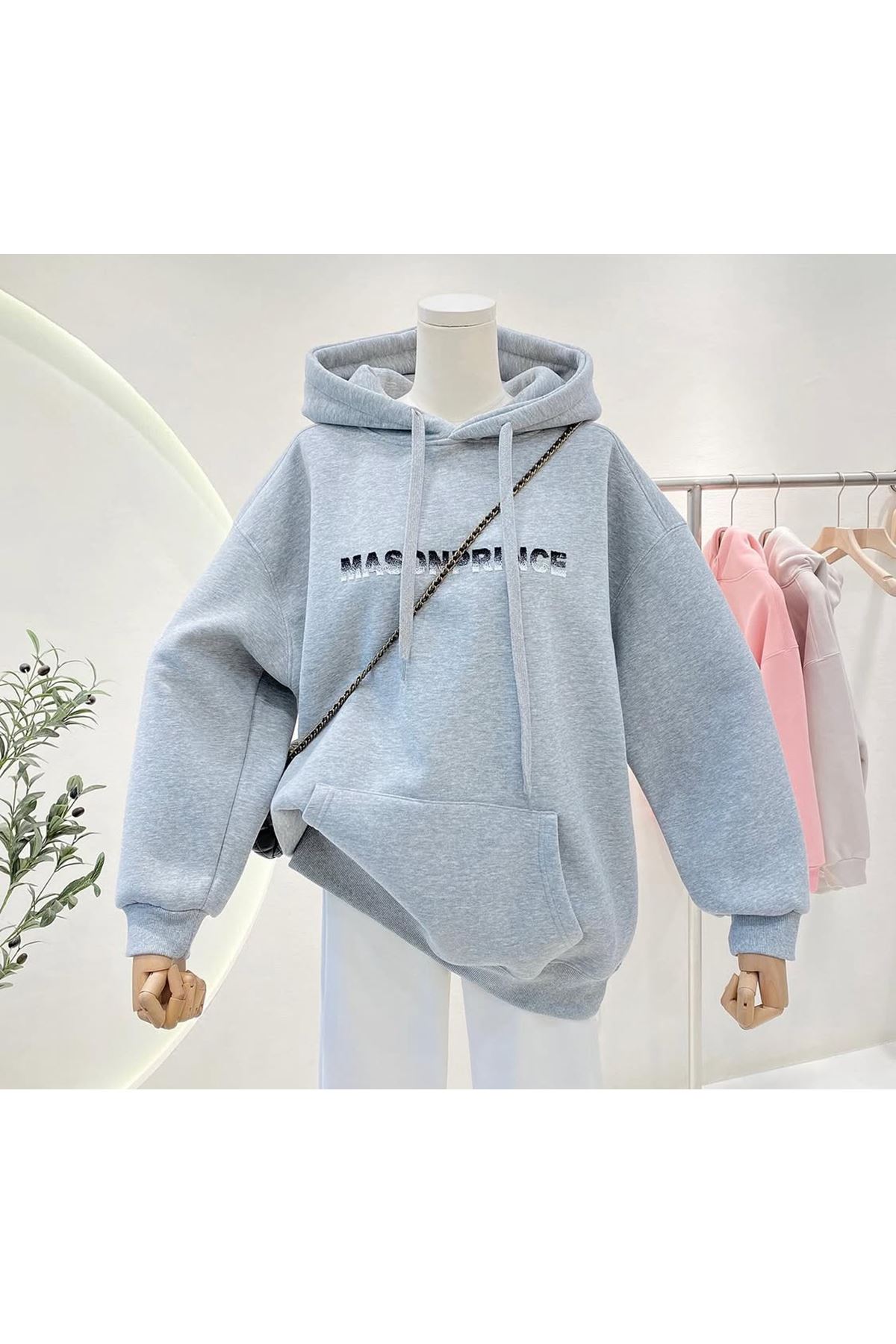 ملابس نسائية شتوية هودي