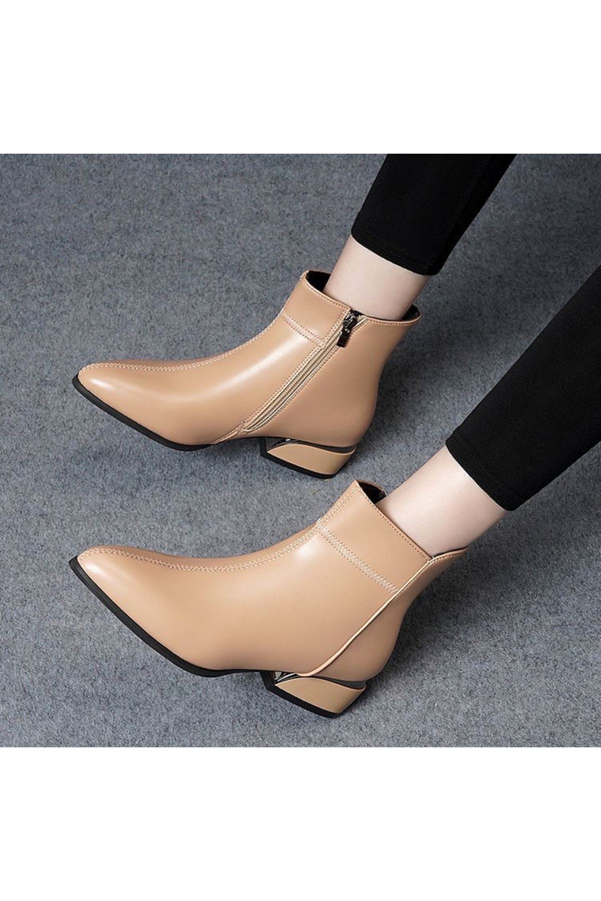 احذية نسائية شتوية بوت قصير فلات