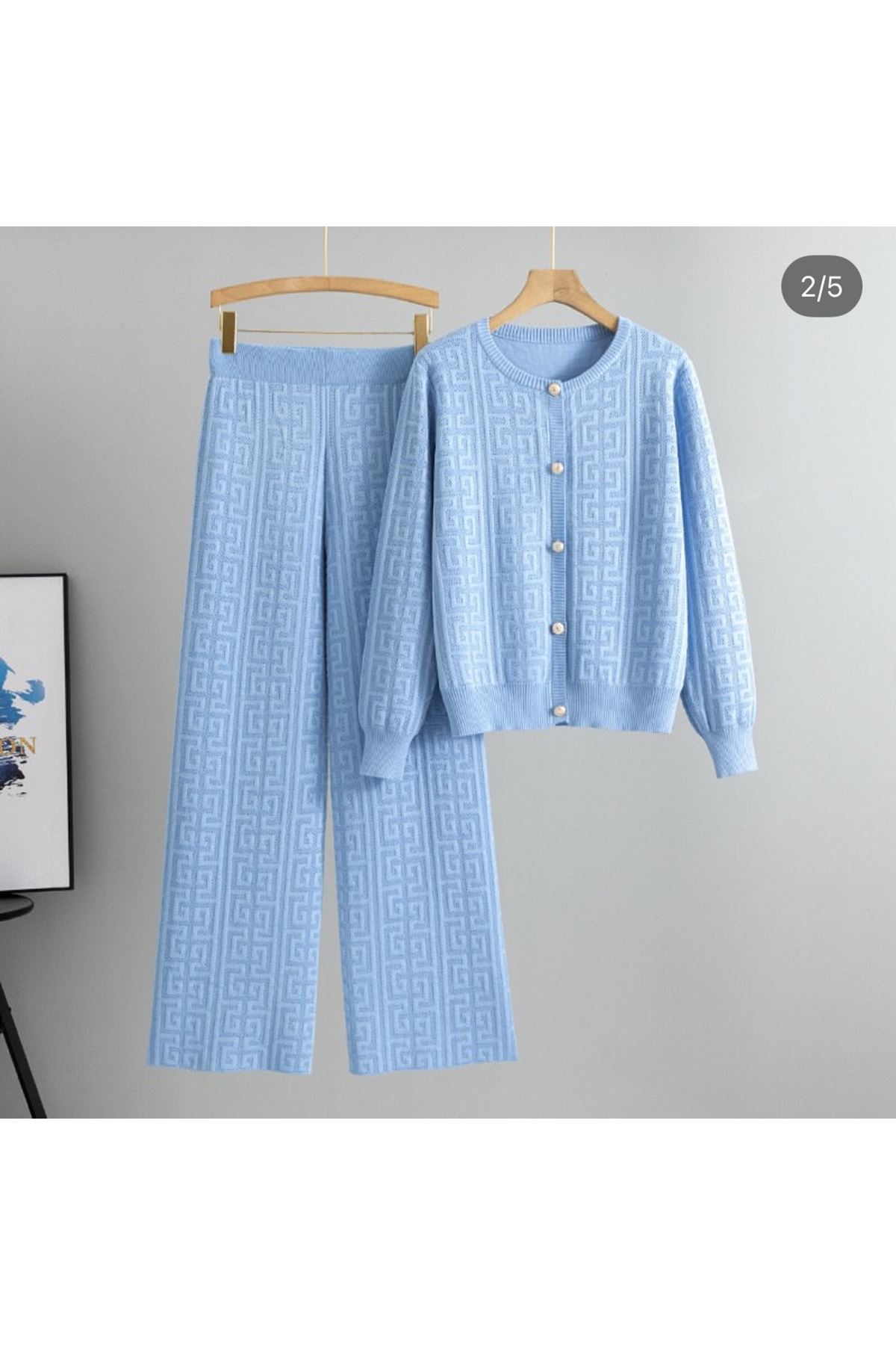 ملابس نسائية شتوية قاط 