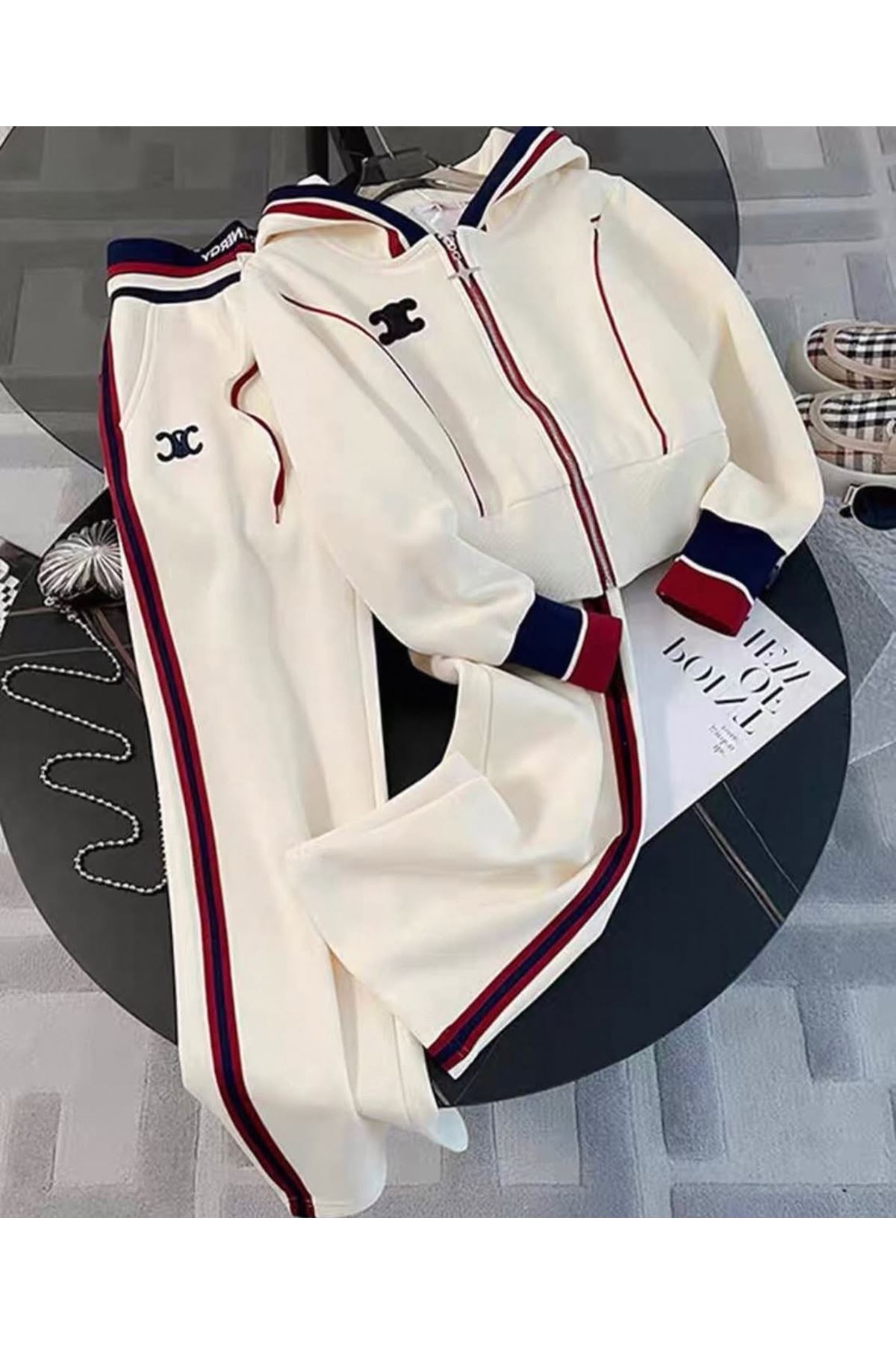 ملابس نسائية شتوية تراك 