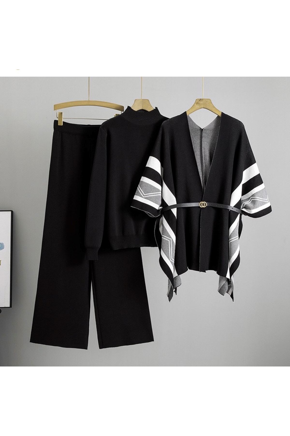 ملابس نسائية شتوية قاط