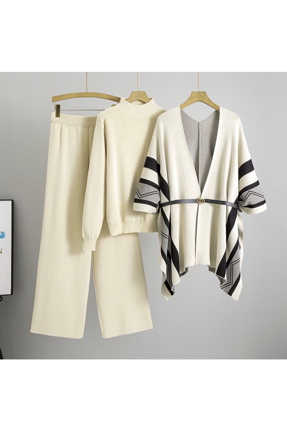 ملابس نسائية شتوية قاط