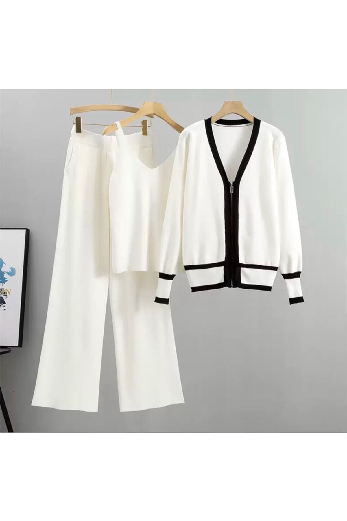 ملابس نسائية شتوية قاط