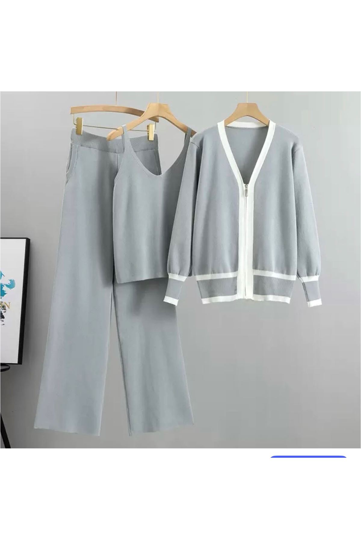 ملابس نسائية شتوية قاط