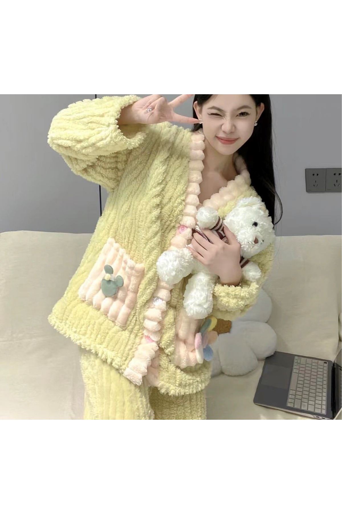 ملابس نسائية شتوية تراك