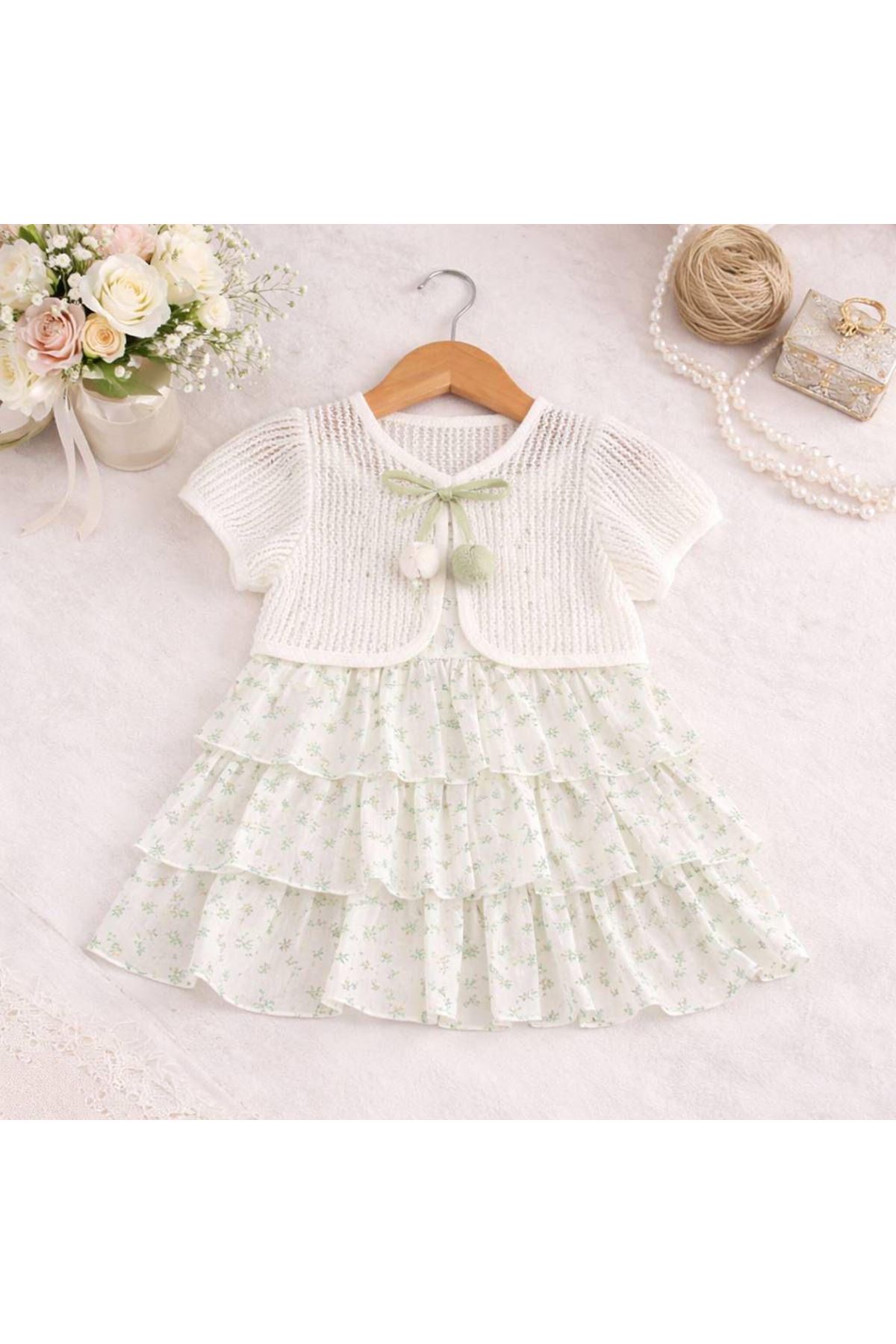 طفل بنت صيفيه فستان