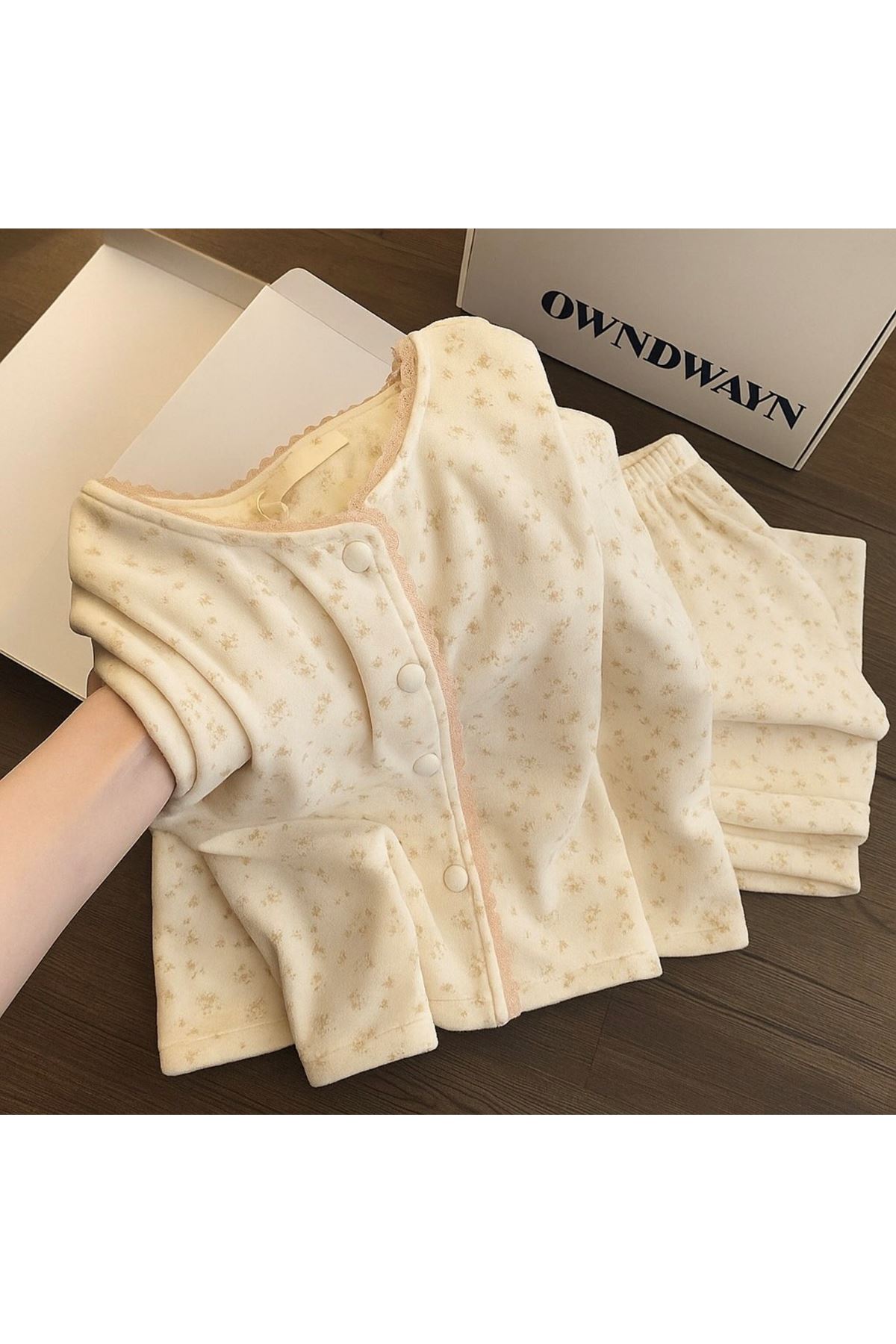 ملابس نسائية شتوية تراك 