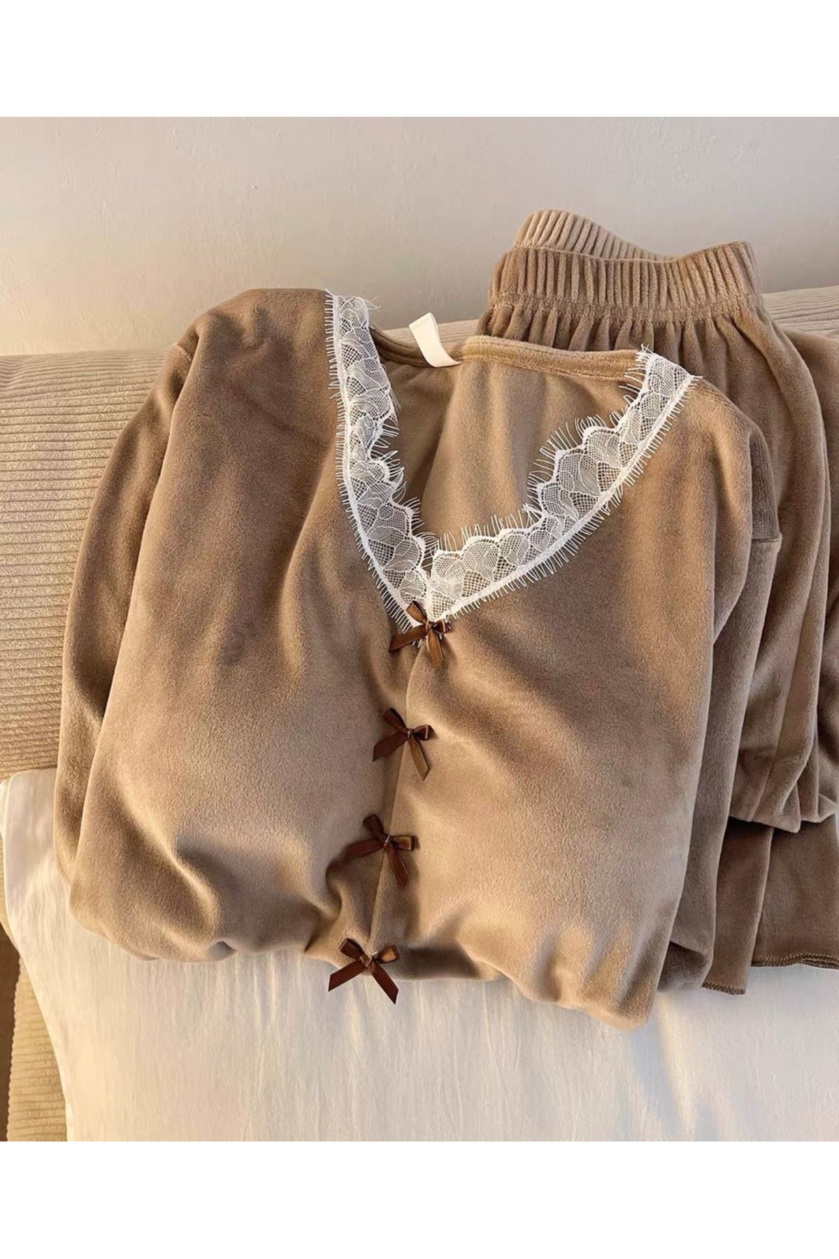 ملابس نسائية شتوية تراك 