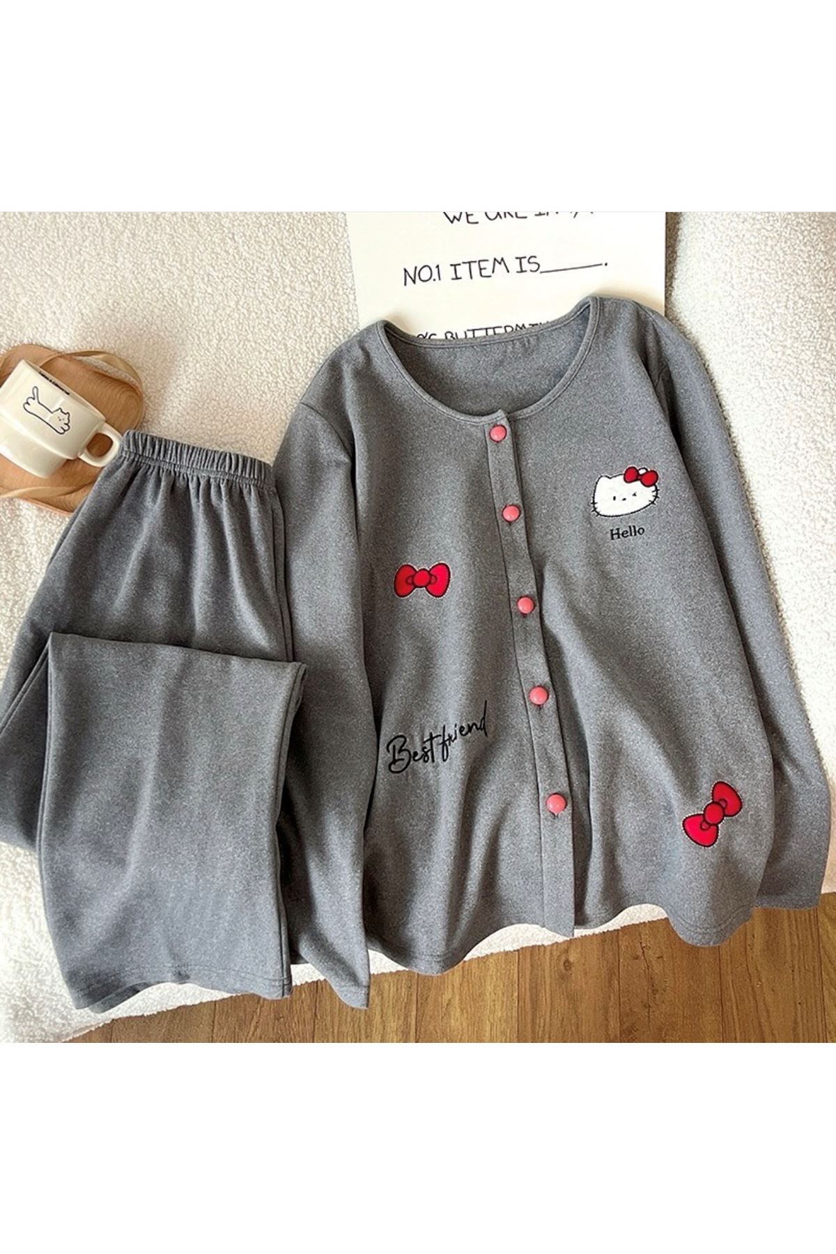 ملابس نسائية شتوية  تراك  