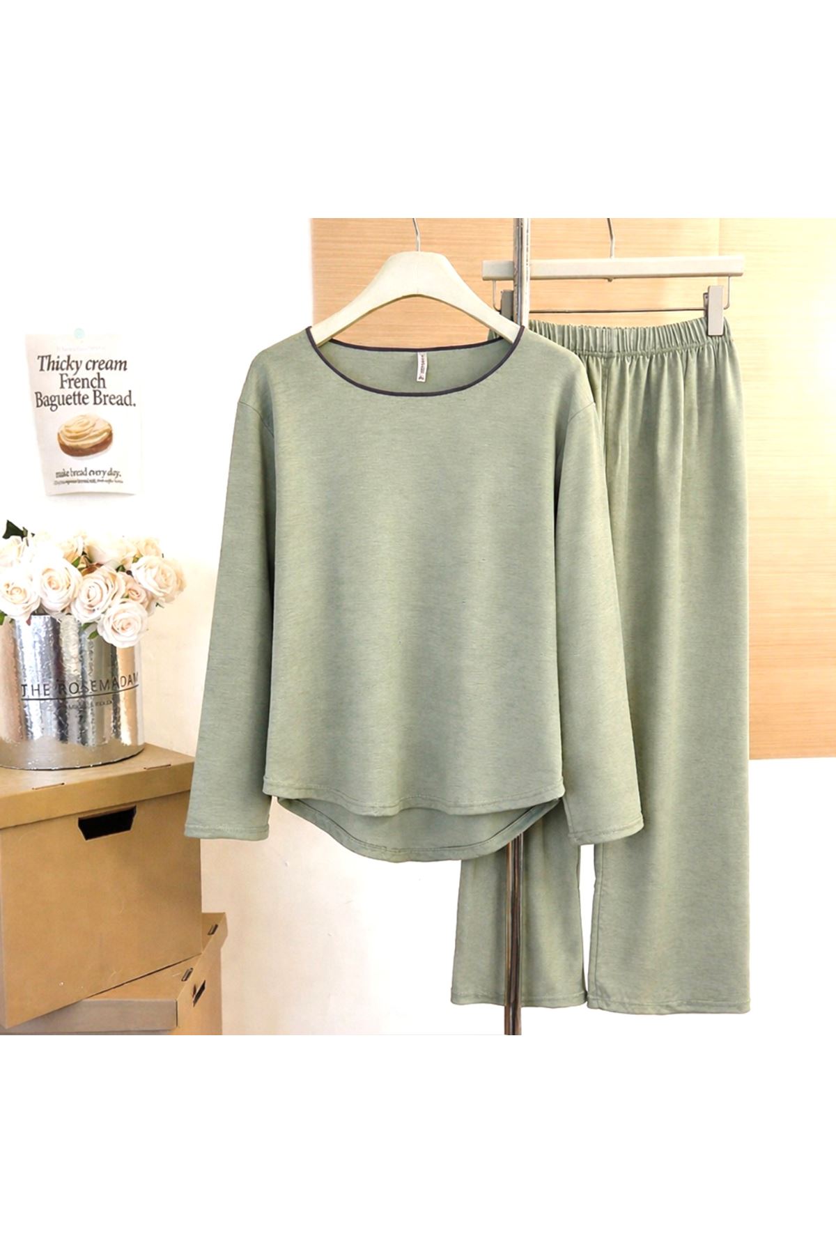 ملابس نسائية شتوية  تراك   