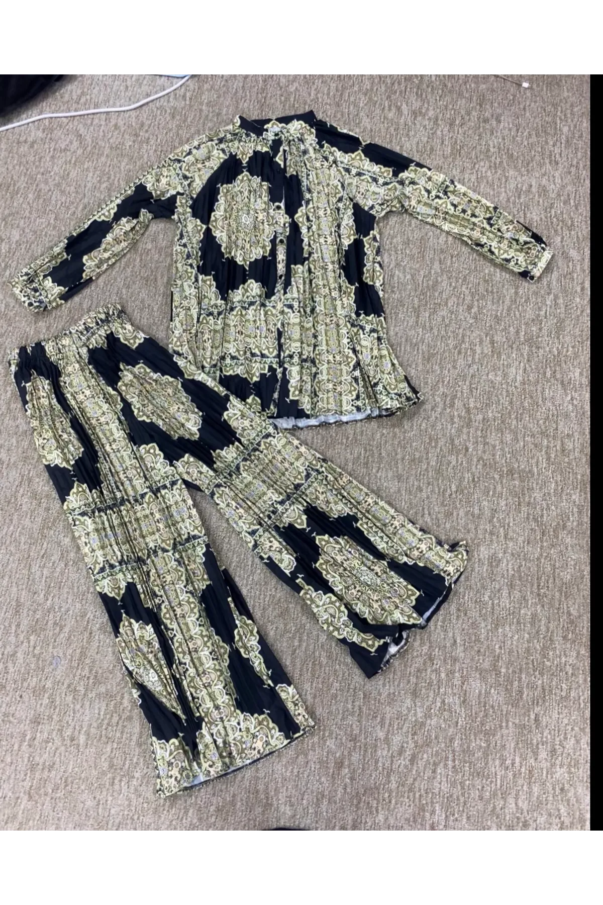 ملابس نسائية صيفية قاط