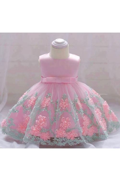 طفل بنت صيفية فستان