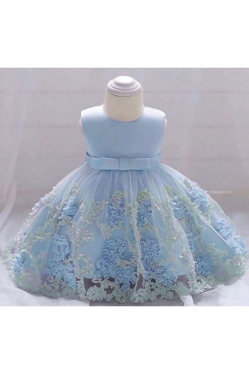 طفل بنت صيفية فستان