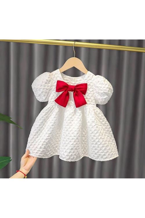 طفل بنت صيفية فستان