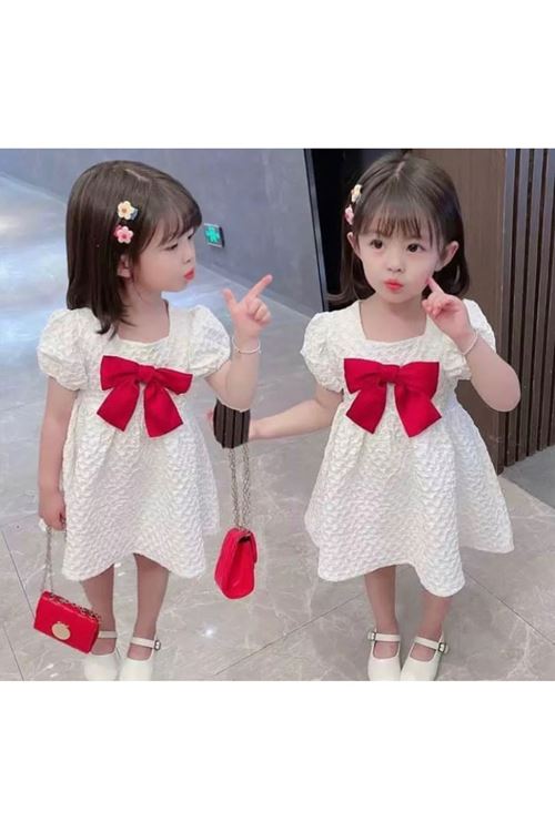 طفل بنت صيفية فستان