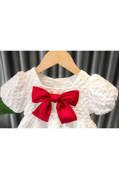 طفل بنت صيفية فستان