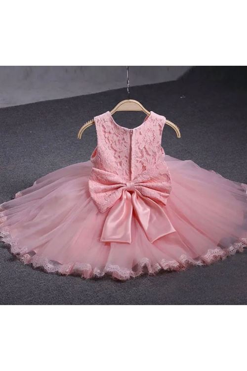 طفل بنت صيفية فستان