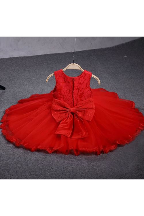 طفل بنت صيفية فستان