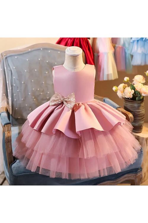 طفل بنت صيفية فستان