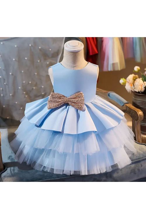 طفل بنت صيفية فستان