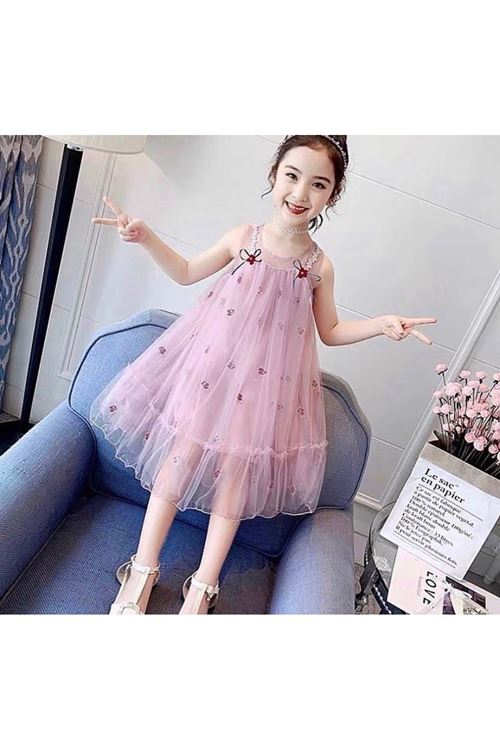 طفل بنت صيفية فستان