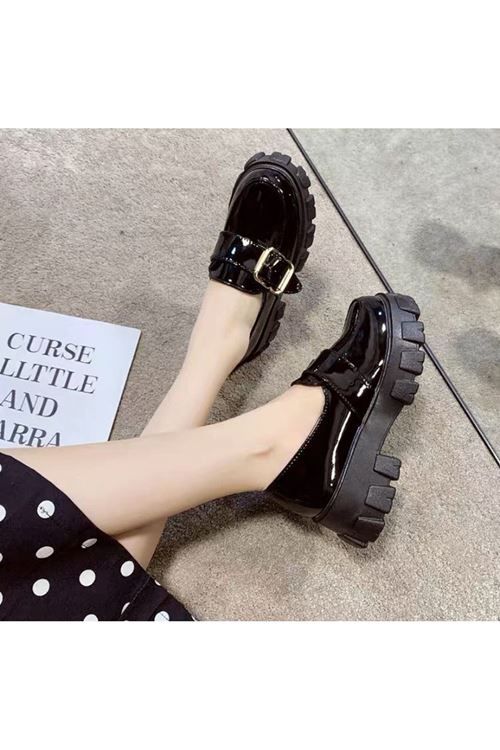 الأحذية النسائية الصيفية  فلات	