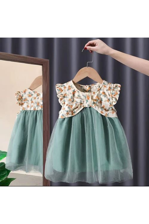 طفل بنت صيفية فستان