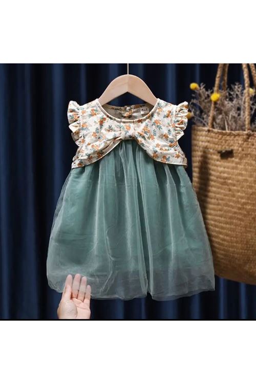 طفل بنت صيفية فستان