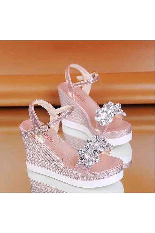 الأحذية النسائية الصيفية كعب