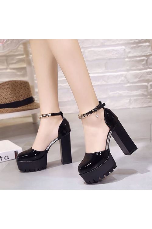 الأحذية النسائية الصيفية حذاء كعب