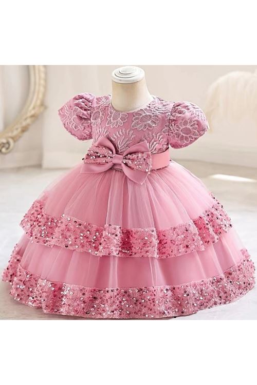 طفل بنت صيفية فستان