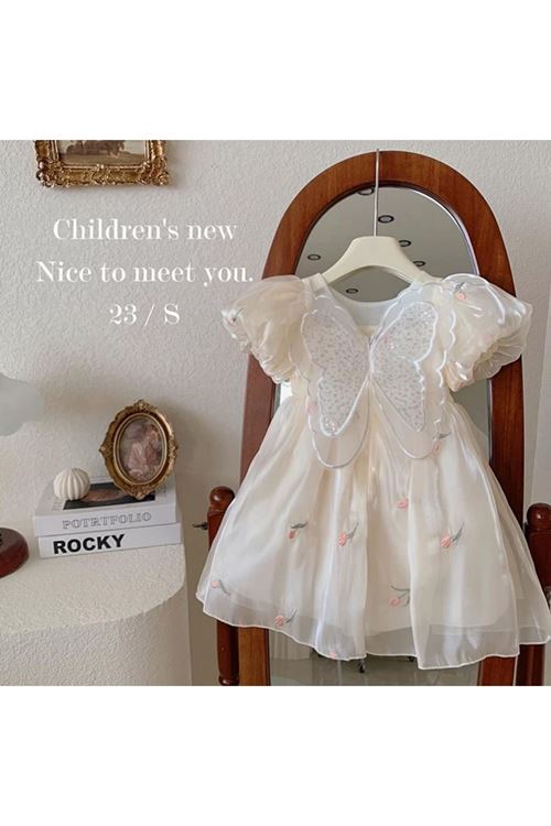 طفل بنت صيفية فستان