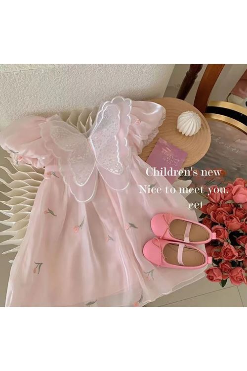 طفل بنت صيفية فستان