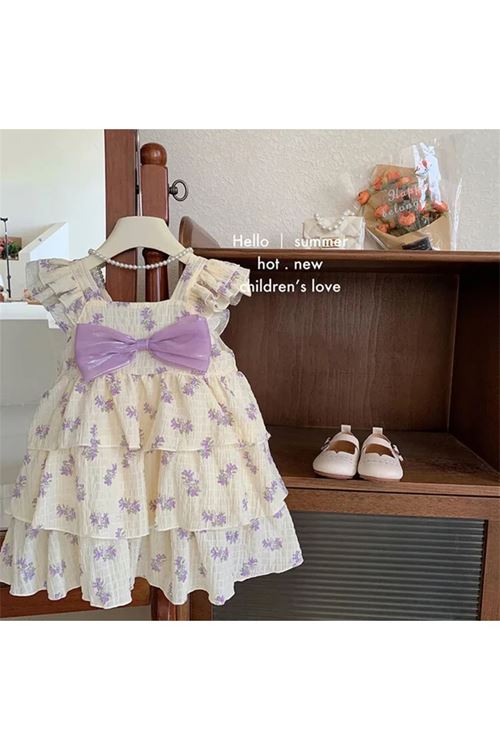 طفل بنت صيفية فستان