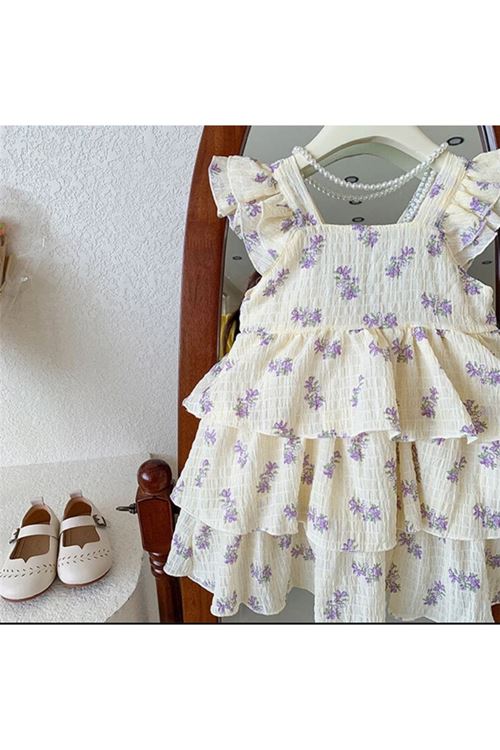 طفل بنت صيفية فستان