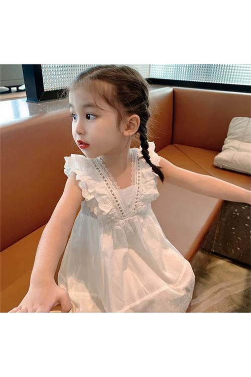 طفل بنت صيفية فستان