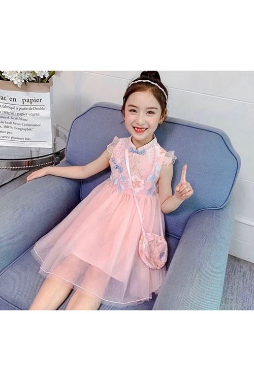 طفل بنت صيفية فستان