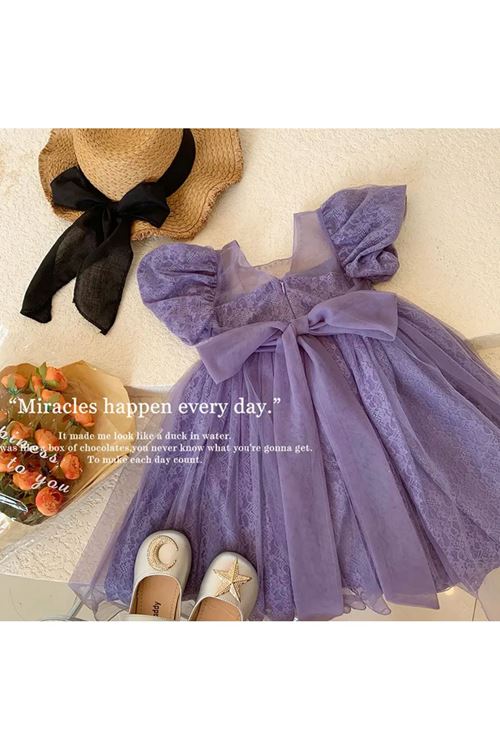 طفل بنت صيفية فستان