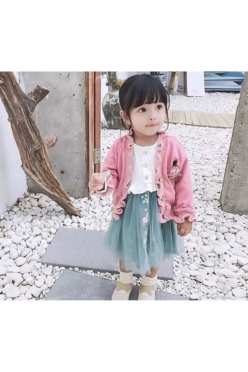 طفل بنت صيفية فستان