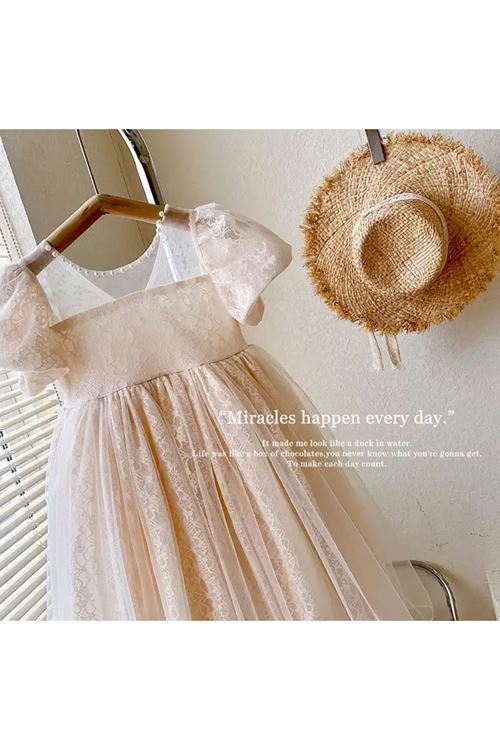 طفل بنت صيفية فستان