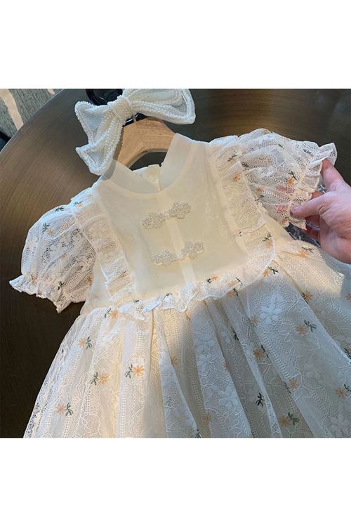 طفل بنت صيفية فستان