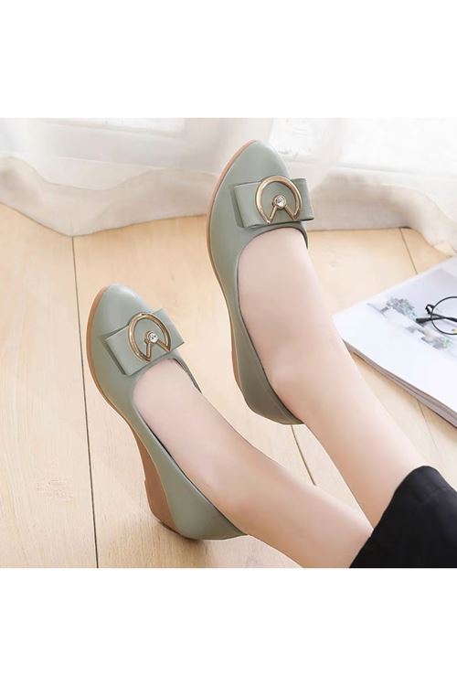 الأحذية النسائية الصيفية  فلات	