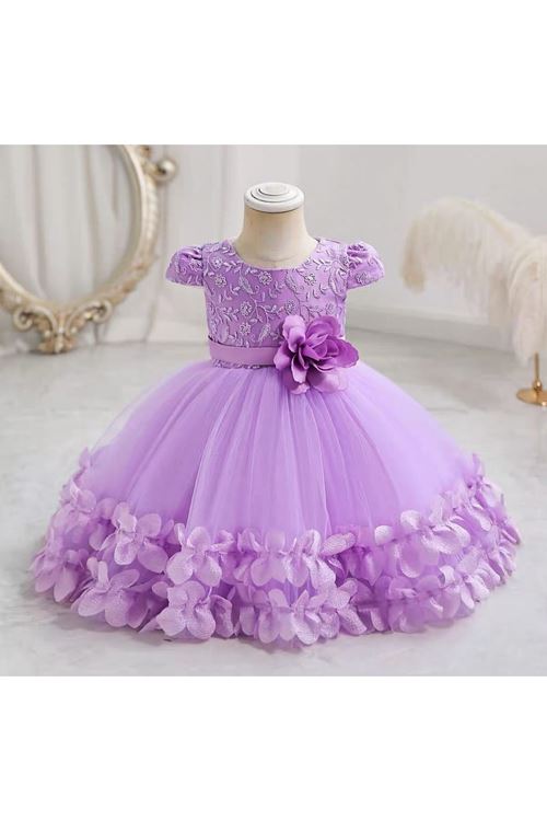 طفل بنت صيفية فستان