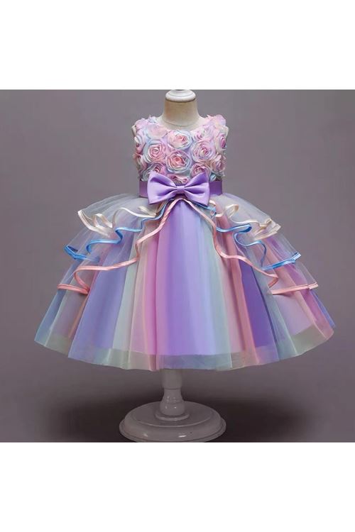 طفل بنت صيفية فستان