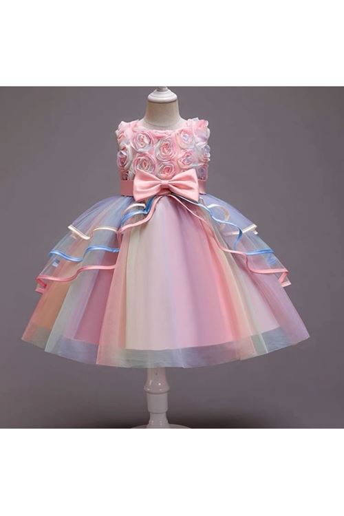 طفل بنت صيفية فستان