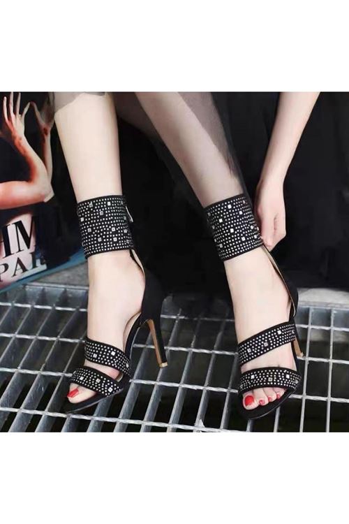 الأحذية النسائية الصيفية كعب