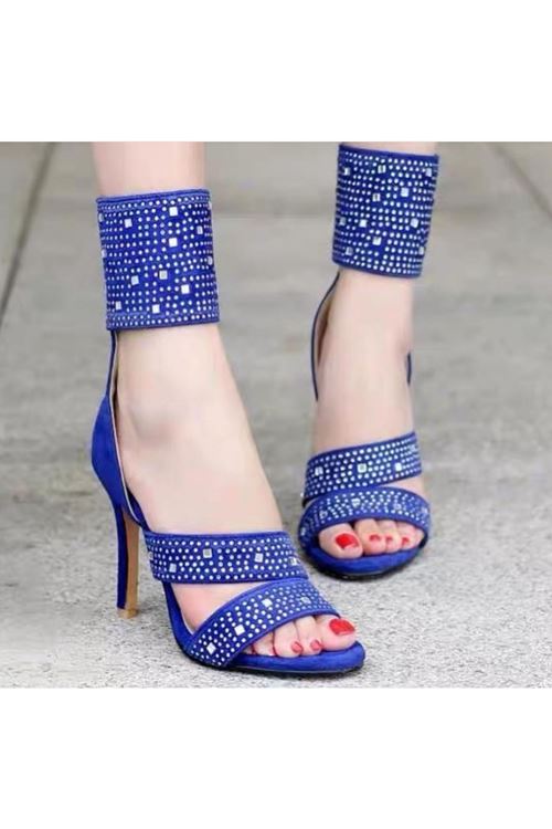 الأحذية النسائية الصيفية كعب