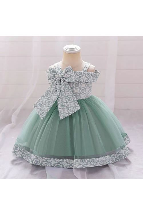 طفل بنت صيفية فستان