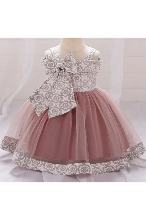 طفل بنت صيفية فستان